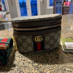 Source Unknown Gray and Brown Bag